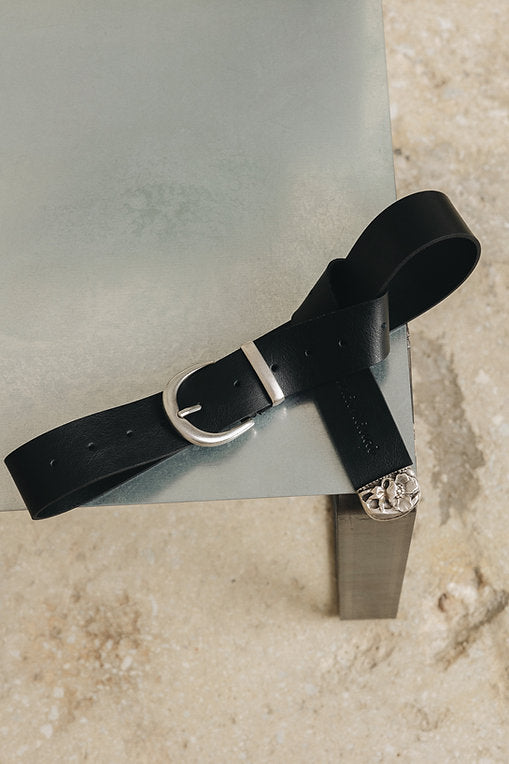"Sweet caroline" leather belt / Black-Nickel