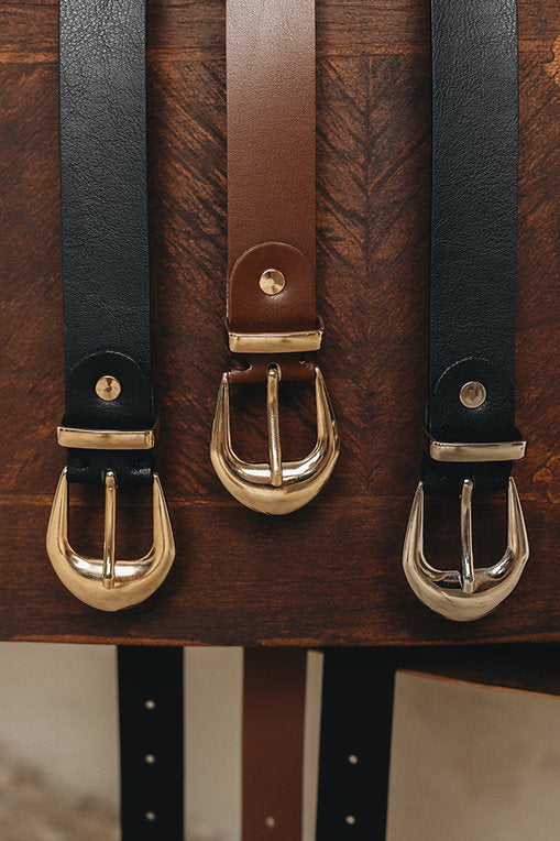 "No words" leather belt / Black-Nickel