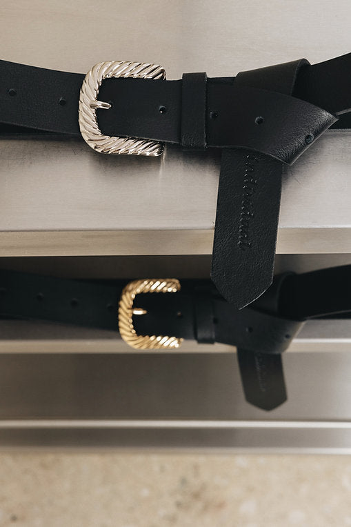 “So lonely” leather belt