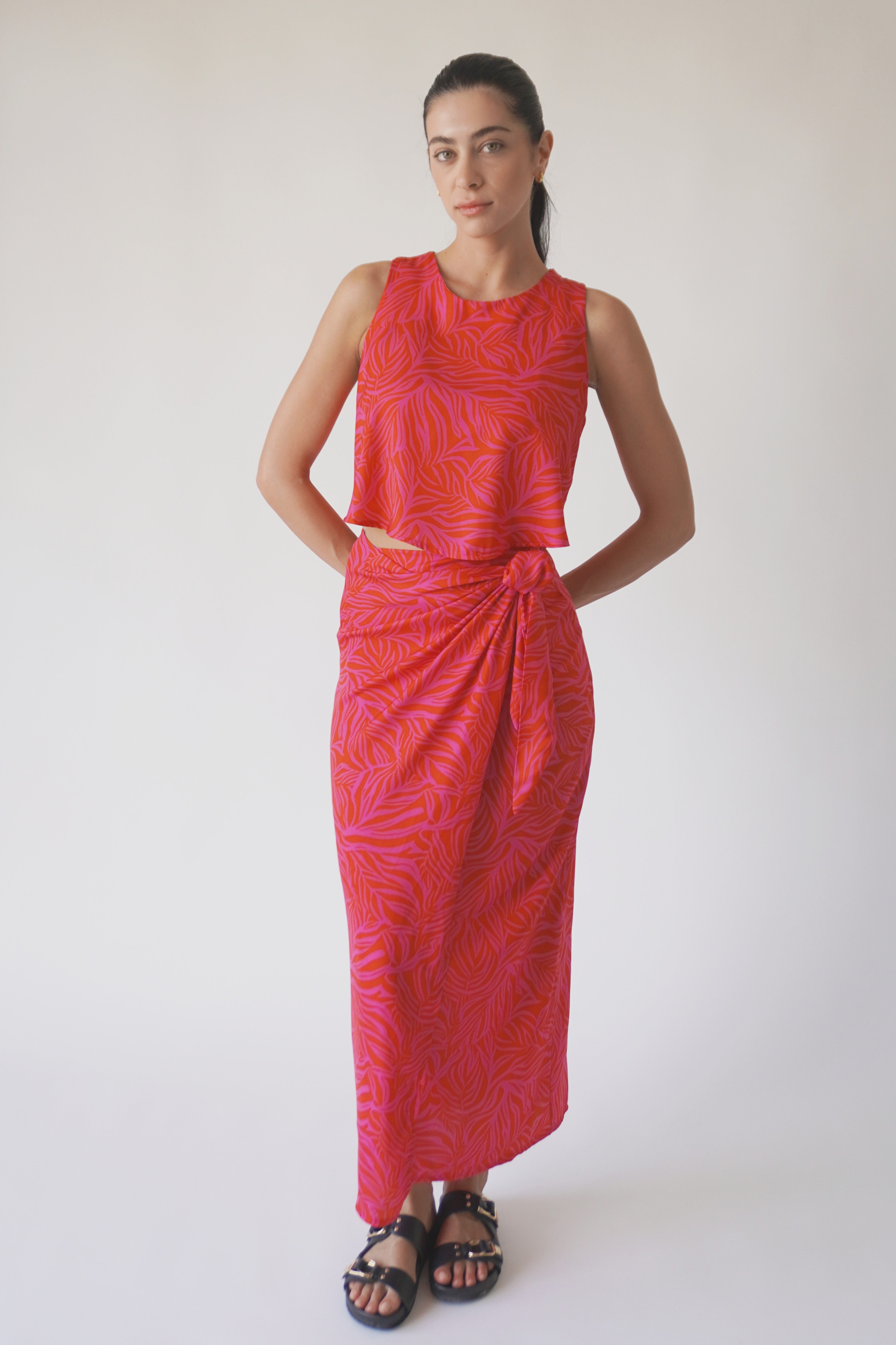 Almyra Skirt / Fuchsia-Red