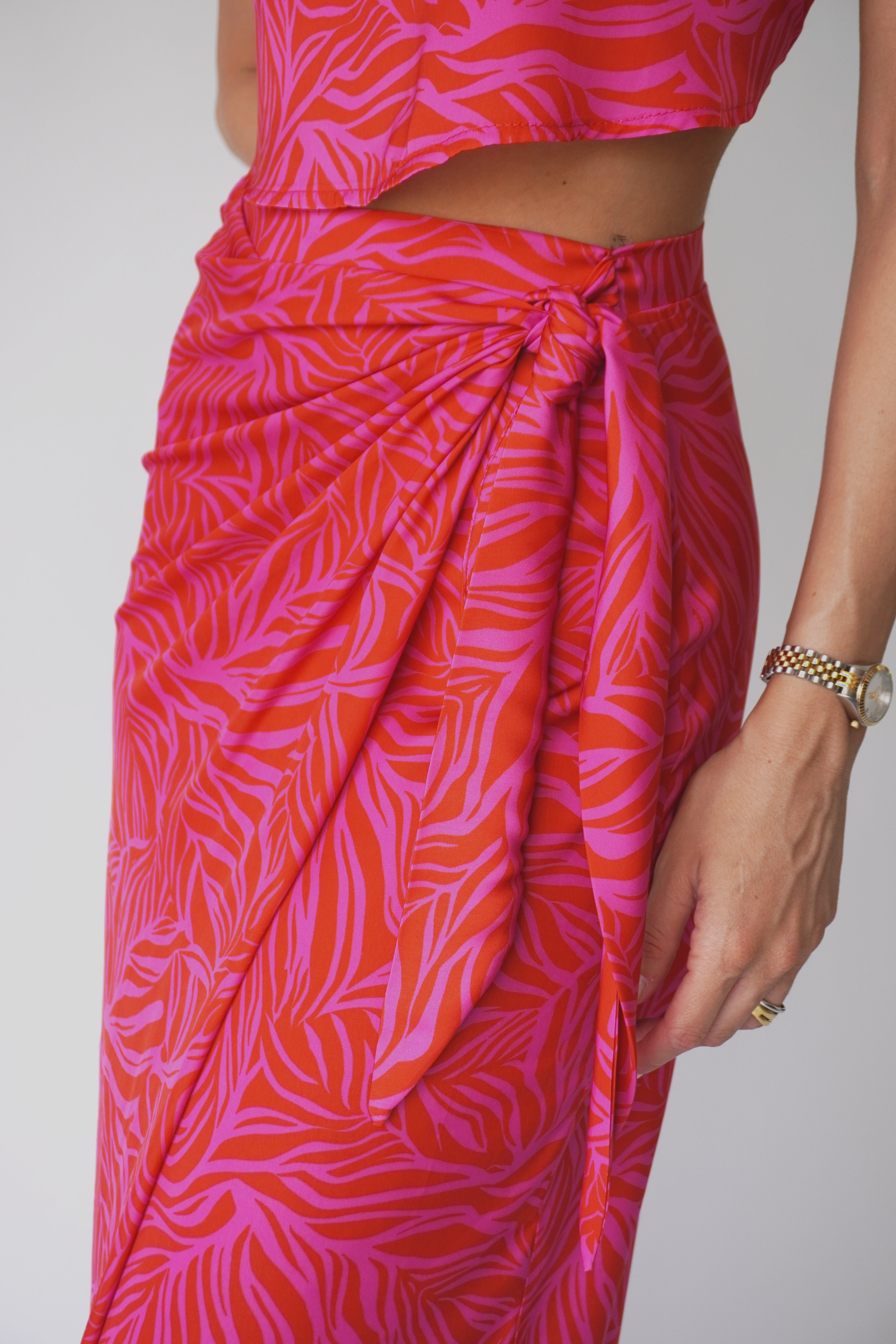 Almyra Skirt / Fuchsia-Red