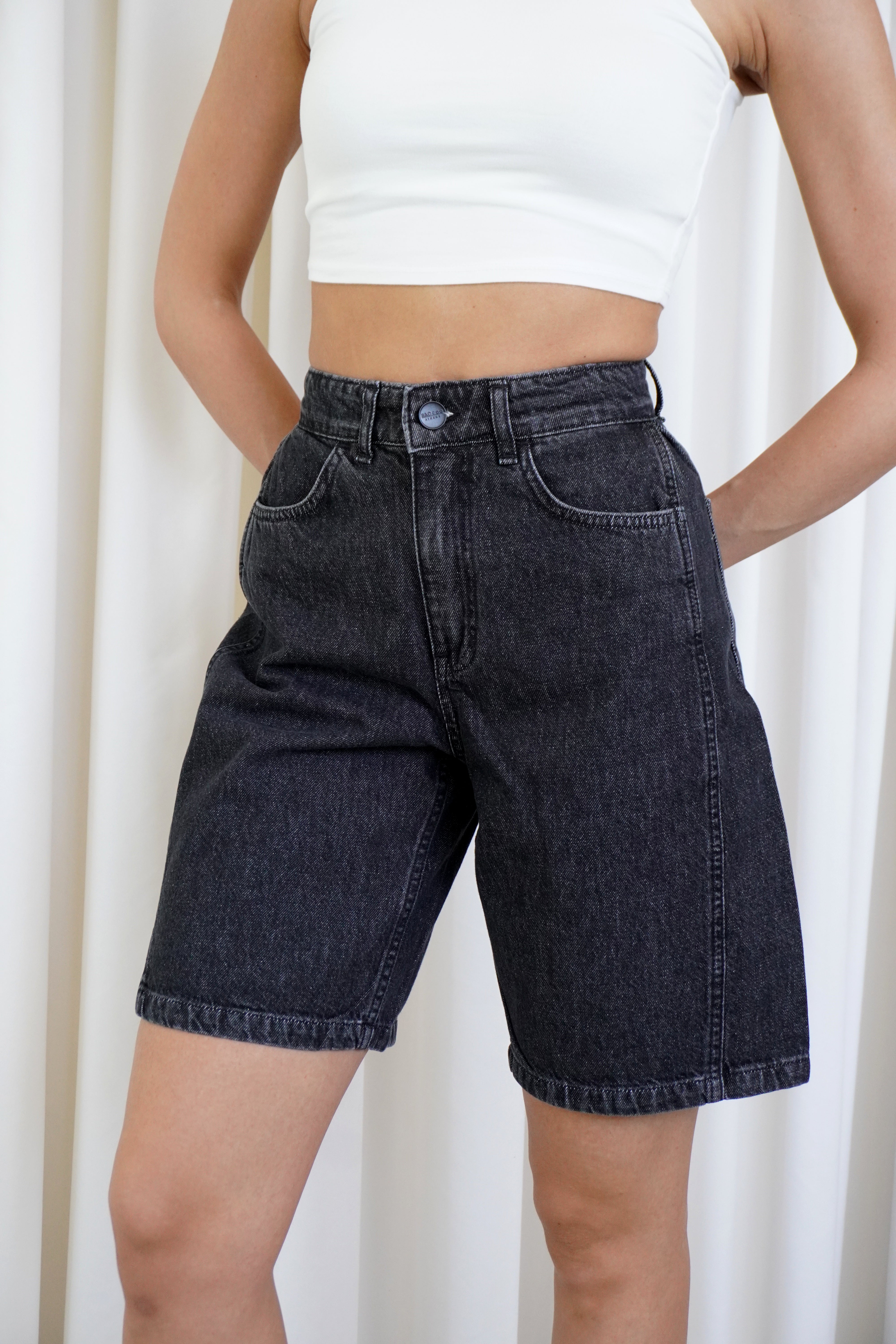 Amelia Bermuda / StoneBlack