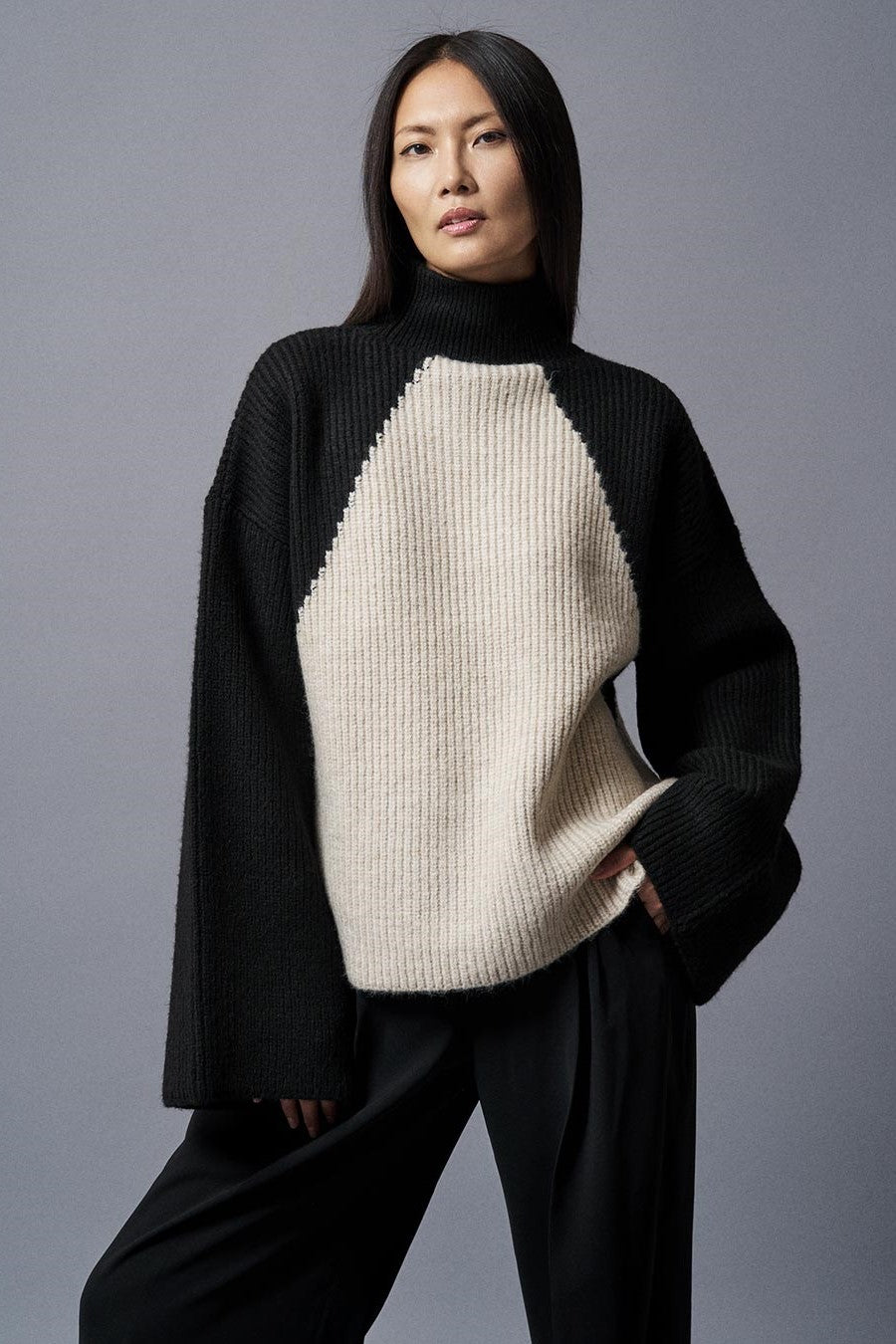 Oversized Two Colour Sweater / Black