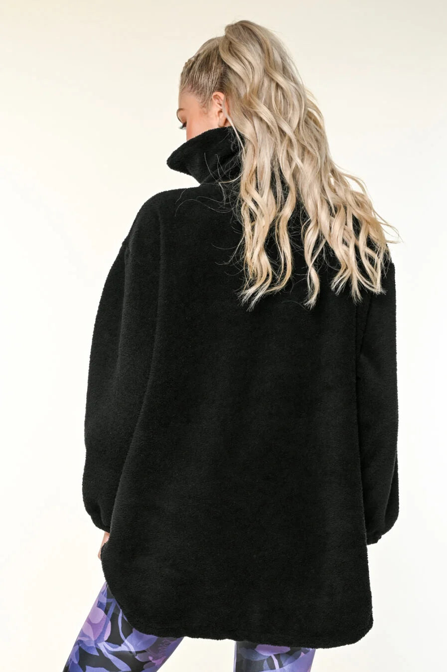 Fleece Sweater / Black