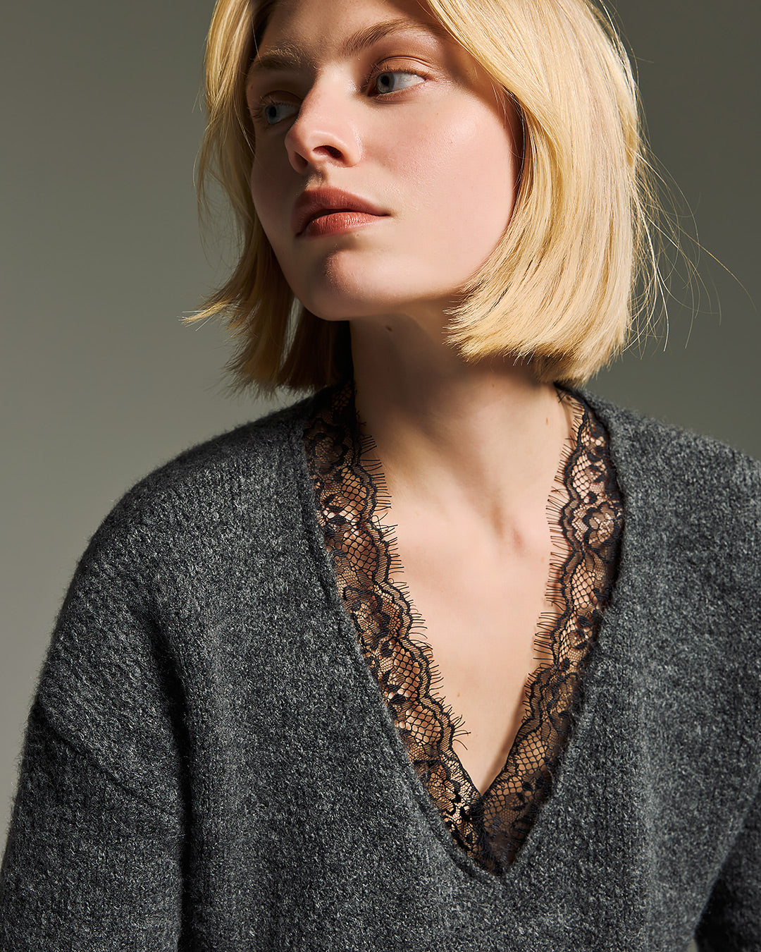 Lace Sweater / Grey
