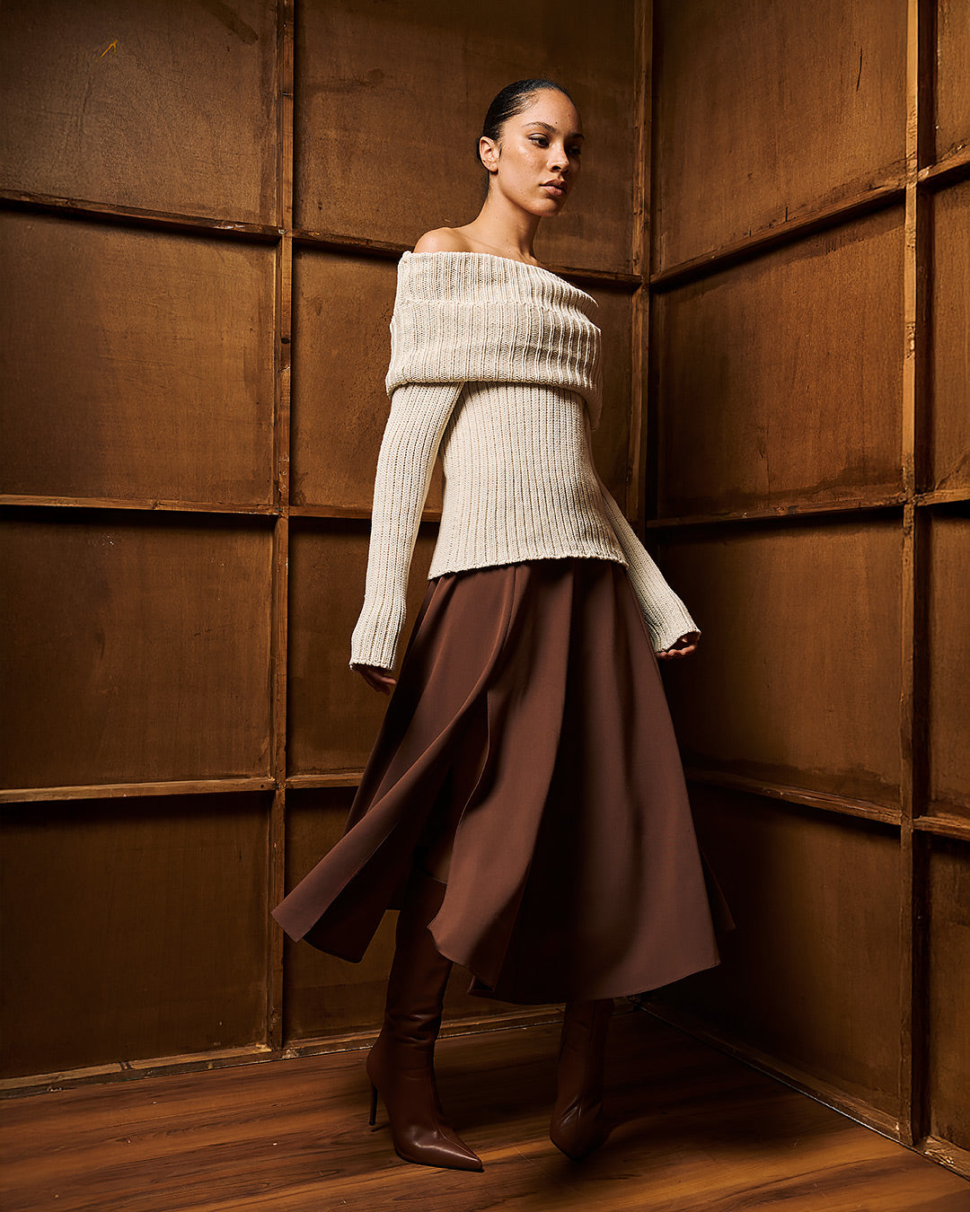 Off Shoulder Sweater / Beige