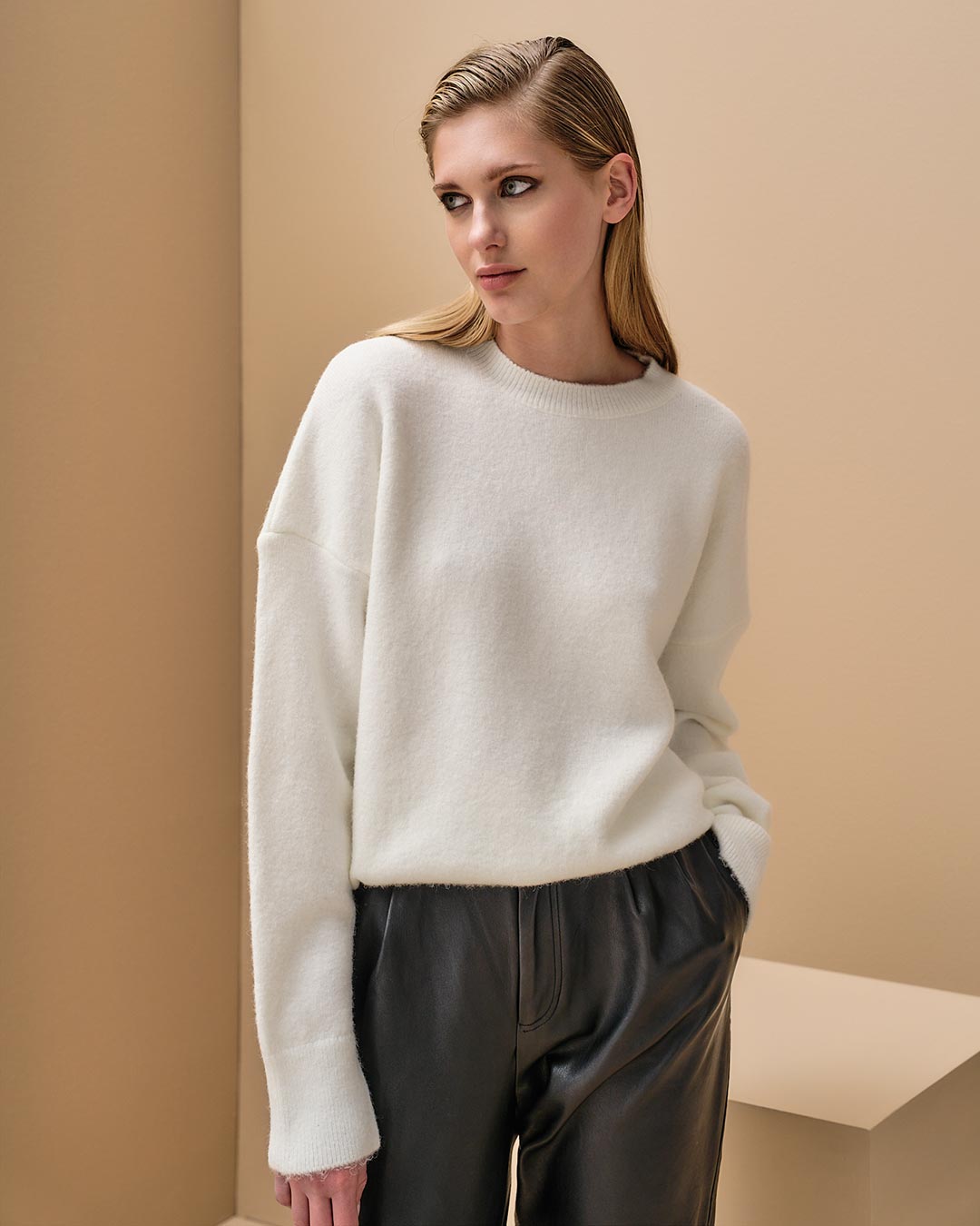 Oversized Knit Sweater / White